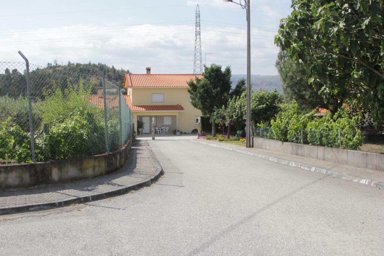 Quartos Em Vivenda Serra Da Estrela Celorico Da Beira Exterior photo